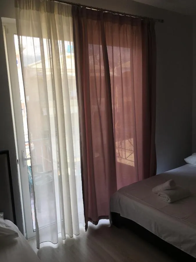 Irini Boutique Rooms!!! Himarë