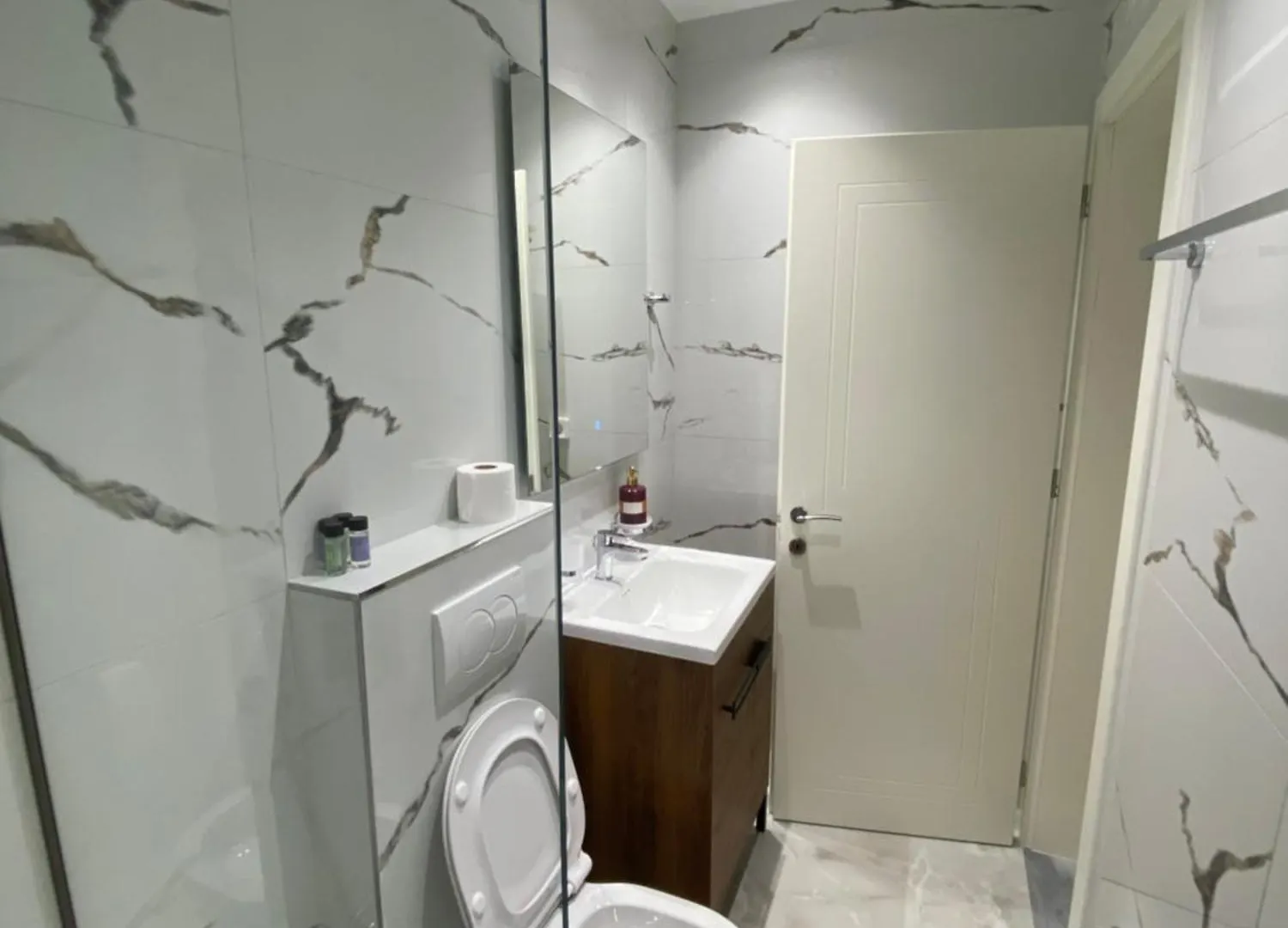 Irini Boutique Rooms!!! Himare Hotel