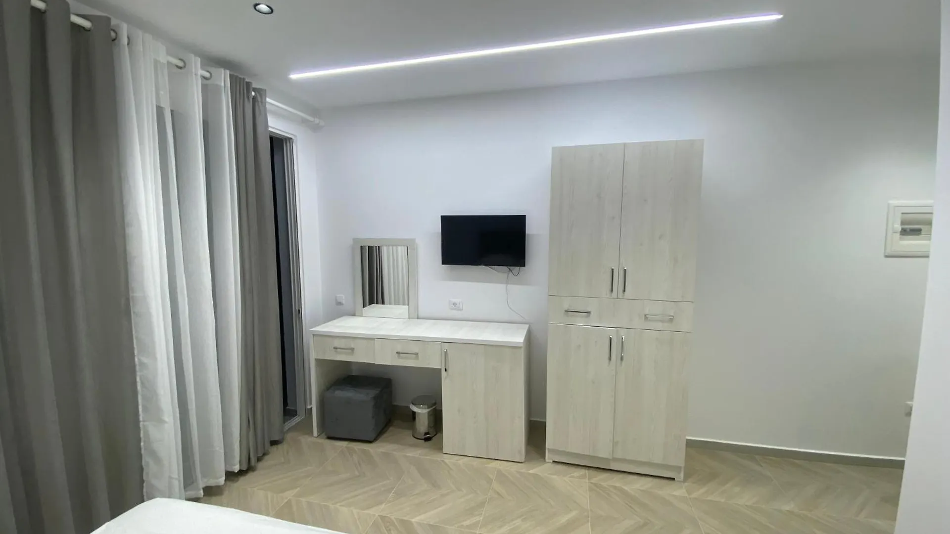 Irini Boutique Rooms!!! Himarë Hotel