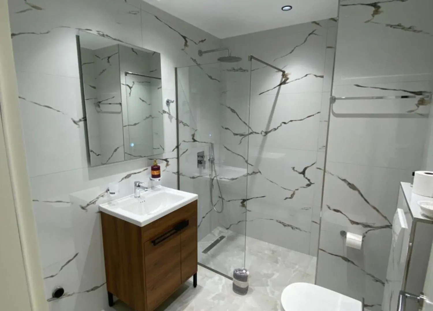 Irini Boutique Rooms!!! Himare